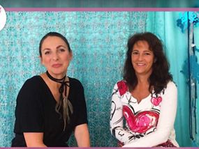 Caroline Kratzsch und Anita Tusch unterstützen die Brustkrebs-Kampagne "hinfühlen statt wegsehen".